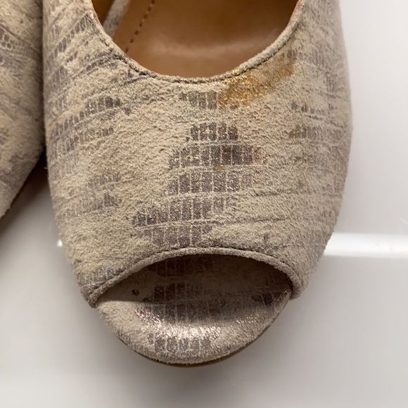 ‎BCBGeneration Peep Toe Wedges 10 - Picture 4 of 7